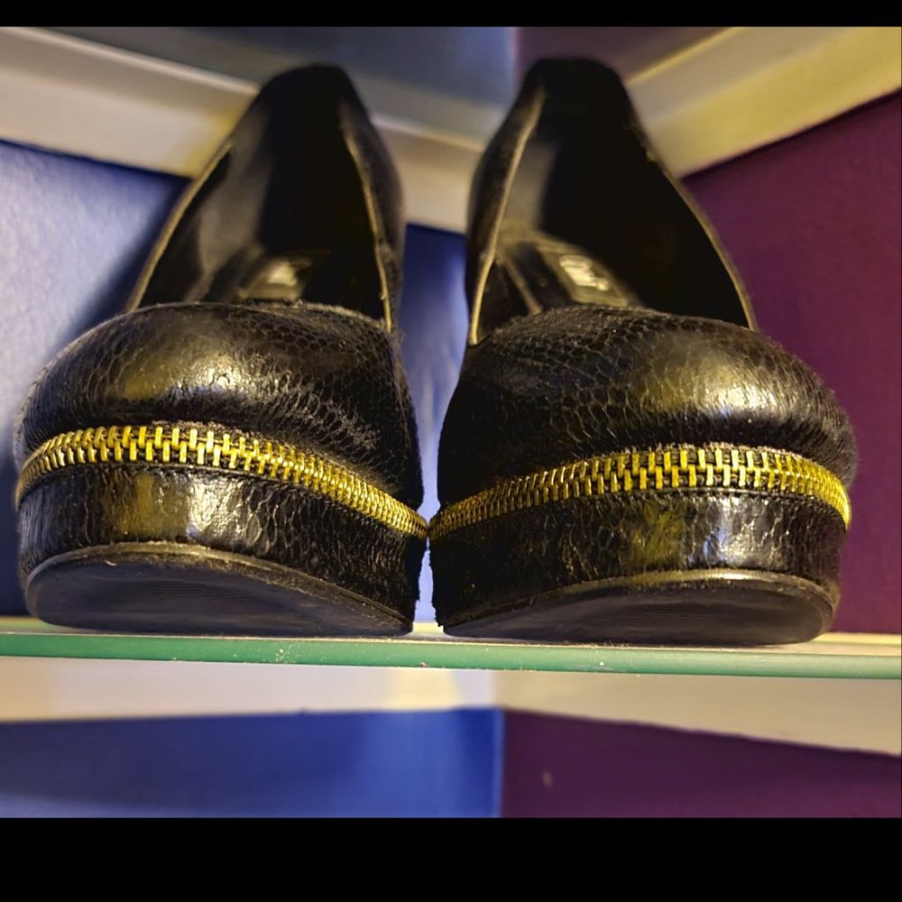 Exotic Elegance: Black Python-Textured 5-Inch Sti… - image 2